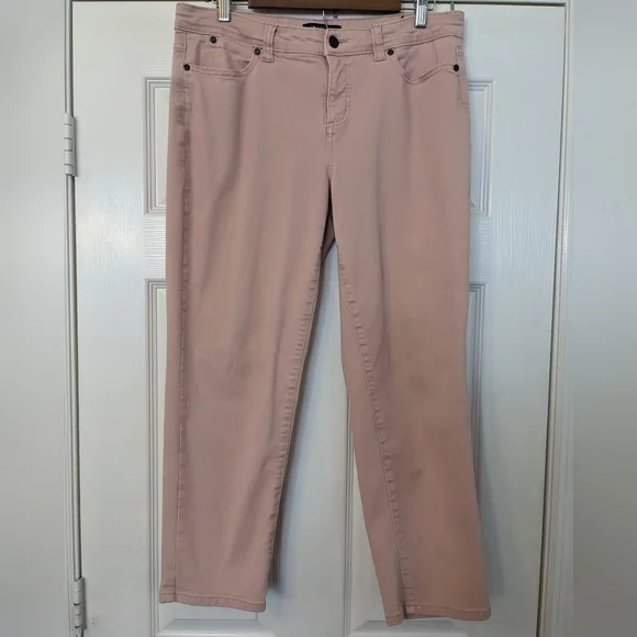 *Sold*ALBOTS Outlet Simply Flattering 5 Pocket Jeans - Picture 2 of 9